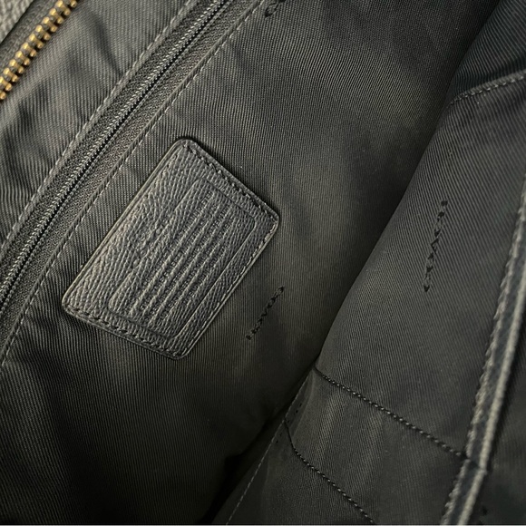 Coach turn lock leather tote . - Picture 5 of 6